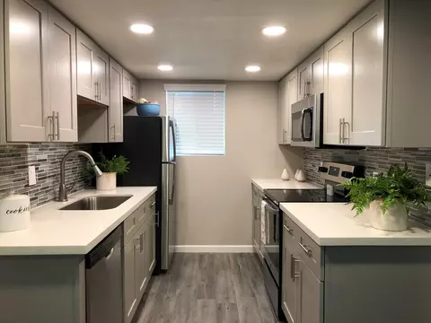 1424 S Jentilly Ln #203, Tempe, AZ 85281