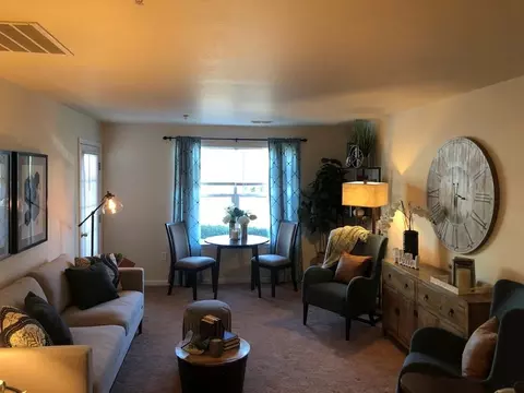 310 Honeysuckle Dr #116, Marietta, PA 17547