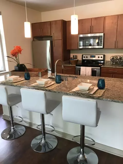 1215 N 62nd St #1223-202, Wauwatosa, WI 53213