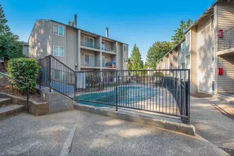 4735 SW Luradel St #38, Portland, OR 97219