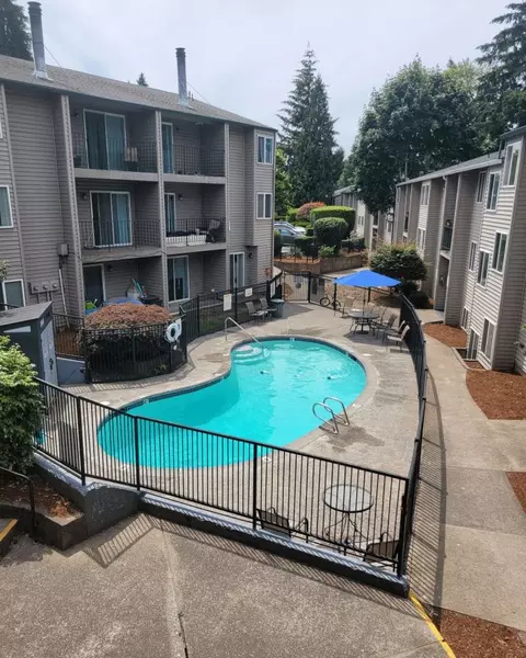 4735 SW Luradel St #38, Portland, OR 97219