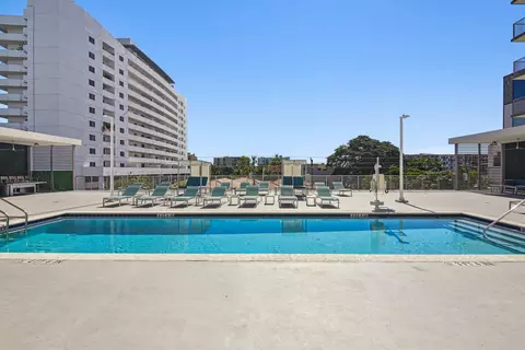 645 NW 1st St #612, Miami, FL 33128