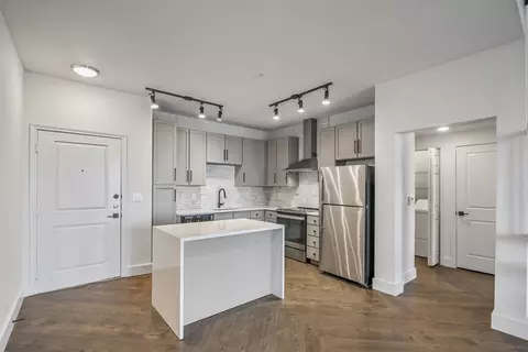 2121 Allen Pkwy #2107, Houston, TX 77019