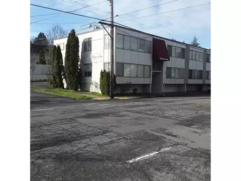 7720 E Burnside St #101, Portland, OR 97213