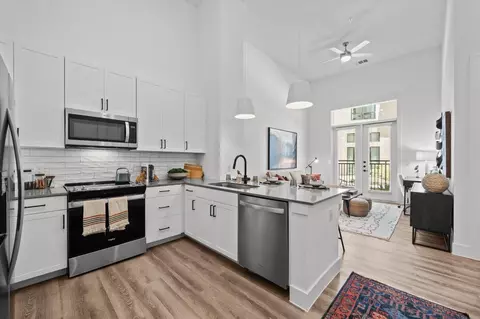 6801 Burnet Rd #455, Austin, TX 78757