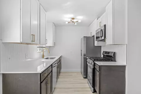 210 W 5th St #14-303, Newport, KY 41071