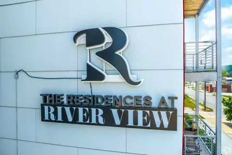 1405 SE 1st St #203, Des Moines, IA 50315