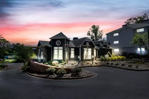 10 Rimington Ln #302, Decatur, GA 30030