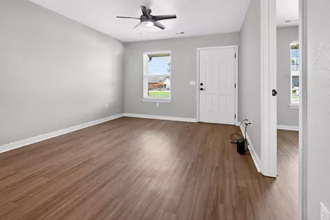501 SW 20th St #S603-07, Bentonville, AR 72712