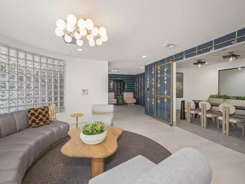 5119 W Maplewood Ave #203, Los Angeles, CA 90004