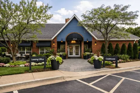 29533 N Waukegan Rd #1-307, Lake Bluff, IL 60044