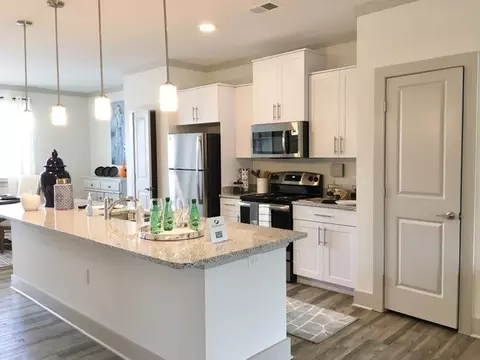 275 Hazel Mill Rd #10-004, Asheville, NC 28806