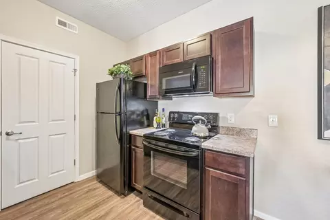 1108 Carriage Knoll Ln #1084C105, Columbus, OH 43228