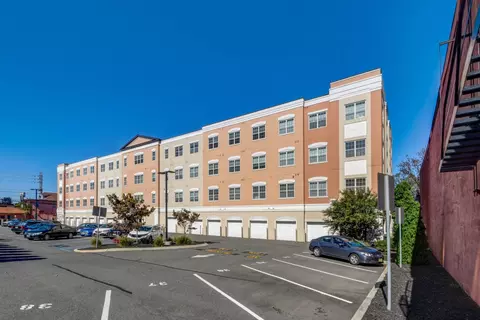 145 Monmouth St #312, Red Bank, NJ 07701
