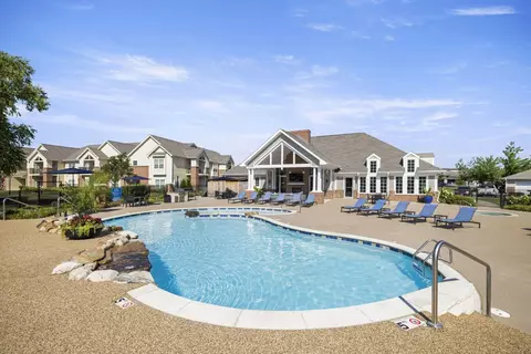 4631 S Eastland Center Dr #1328, Independence, MO 64055