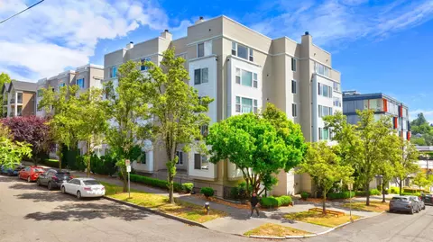 300 11th Ave #305, Seattle, WA 98122
