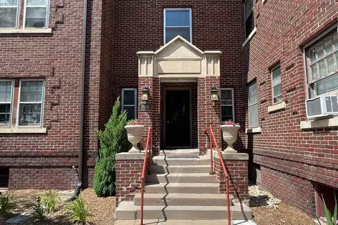 3860 Harney St #2, Omaha, NE 68131