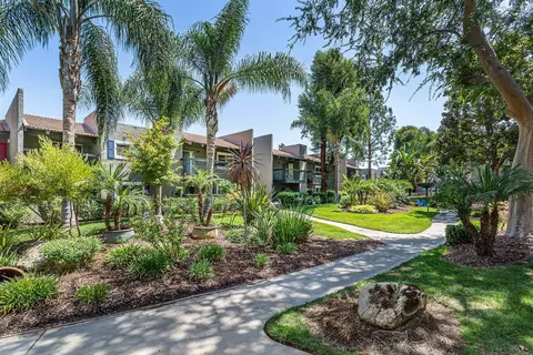 1577 E Bulldog Ln #13-104, Fresno, CA 93710