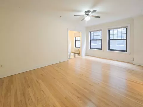 540 W Briar Pl #540-9B, Chicago, IL 60657
