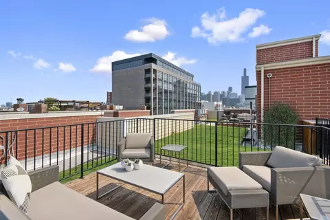 1241-1245 W Jackson Blvd #1-0210, Chicago, IL 60607