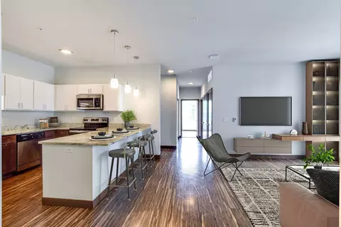 725 E Johnson St #729-206, Madison, WI 53703