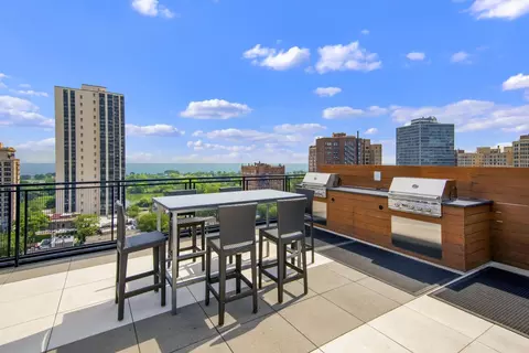 2470 N Clark St #0901, Chicago, IL 60614