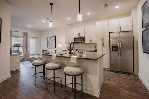 1313 10th St #215, Sarasota, FL 34236