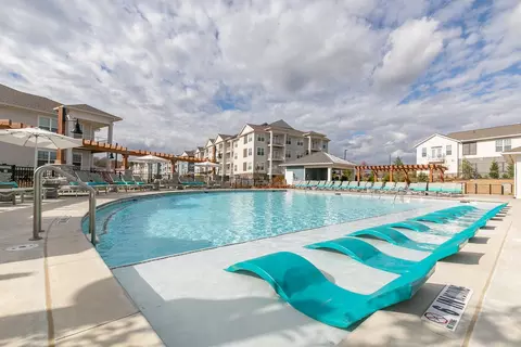 900 Crest Village Cir #5583, Flowery Branch, GA 30542