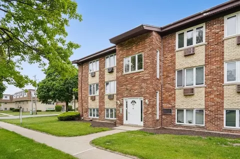 9900 W 58th St #9904-C2, Countryside, IL 60525