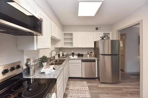 811 Antique Ct #L-802G, Indianapolis, IN 46260