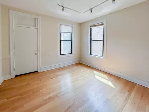 3525 N Wilton Ave #3525W-3R, Chicago, IL 60657
