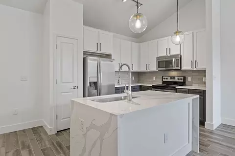 901 New Meister Ln #0824, Pflugerville, TX 78660