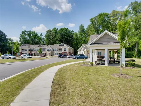 405 Winslow Pointe Dr, Greenville, NC 27834