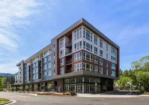 955 7th Ave NW #211, Issaquah, WA 98027
