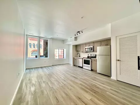 725 W Pratt St #204, Baltimore, MD 21201