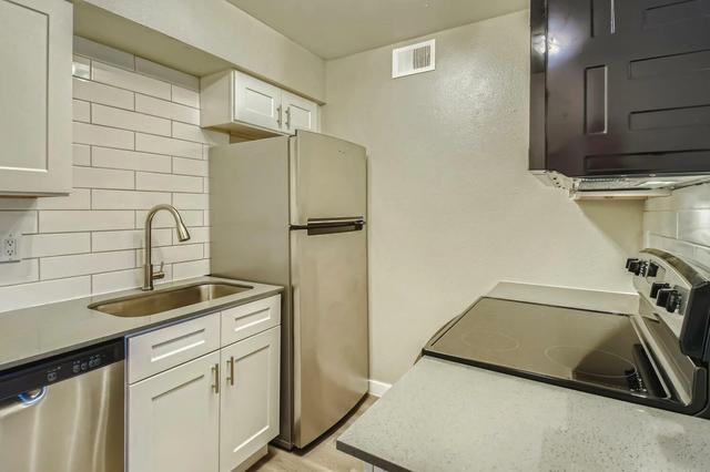 8080 N 51st Ave #253, Glendale, AZ 85302