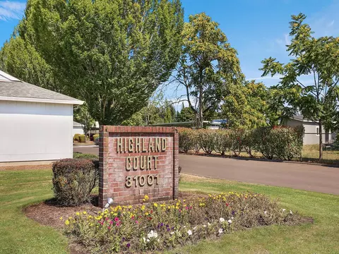 31001 NW Highland Ct #10, North Plains, OR 97133
