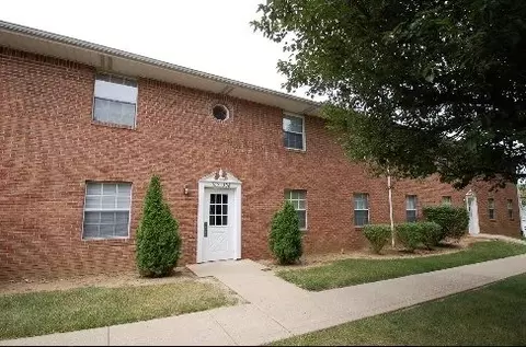 250 N East St #121, Plainfield, IN 46168