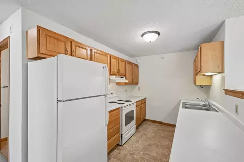 685 4th St SW #215, Forest Lake, MN 55025