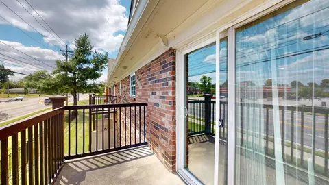 9100 Rainbow Springs Ct #21CR5, Louisville, KY 40241