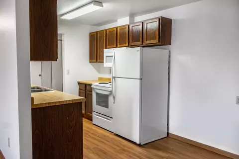 815 39th St N #102D, Grand Forks, ND 58203