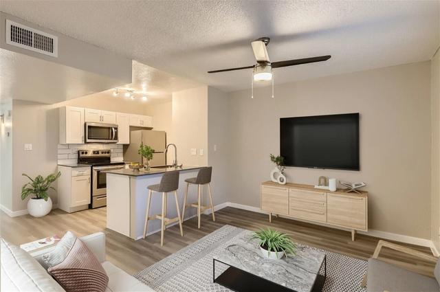 5920 W Laurie Ln #101, Glendale, AZ 85302