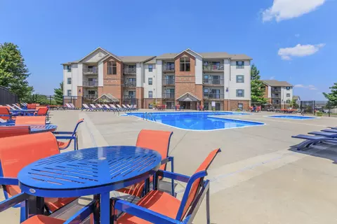 2601 N Cresthaven Ave #304, Springfield, MO 65803
