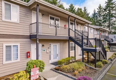 7221 196th St SW #D-7, Lynnwood, WA 98036