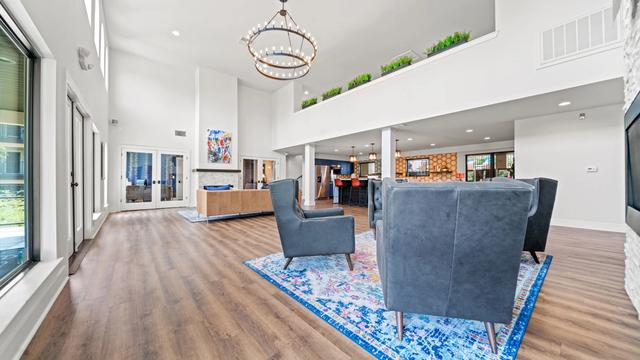 1525 E Palm Valley Blvdnull