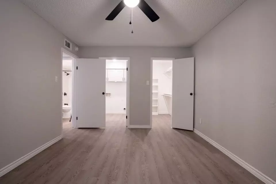  1110 El Camino Village Dr #9-902, Houston, TX 77058 photo 16
