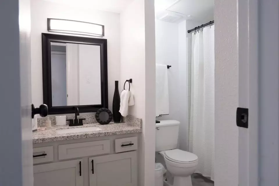  1110 El Camino Village Dr #9-902, Houston, TX 77058 photo 22