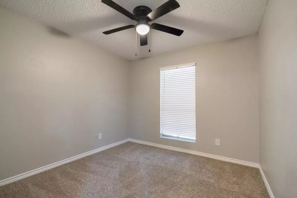  1110 El Camino Village Dr #9-902, Houston, TX 77058 photo 9