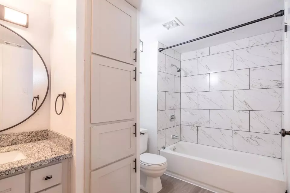  1110 El Camino Village Dr #9-902, Houston, TX 77058 photo 21