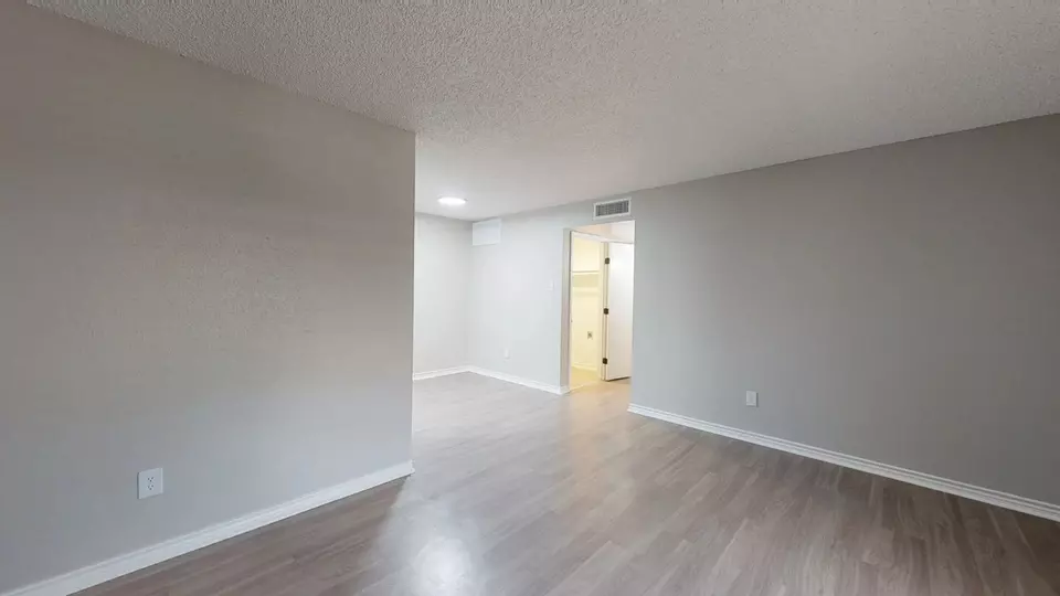  1110 El Camino Village Dr #9-902, Houston, TX 77058 photo 13